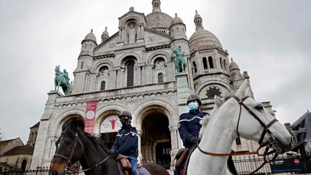 Detenciones y violencia en las afueras de París