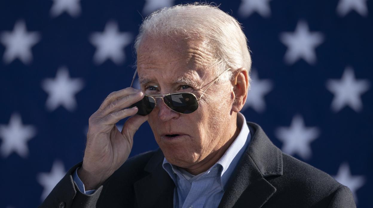 El candidato demócrata, Joe Biden, este lunes en Monaca (Pensilvania)/ Cierre de campaña maratoniano con un Donald Trump que insiste en cuestionar el proceso electoral