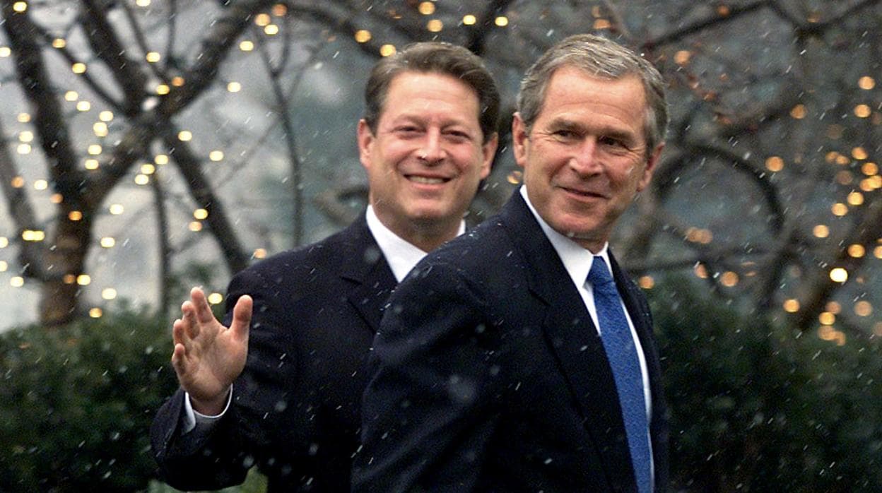 Al Gore y George Bush, en diciembre de 2000