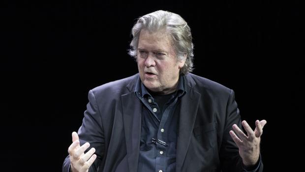 YouTube suspende uno de los programas de Steve Bannon tras sugerir que pondría la cabeza de Fauci «en una pica»