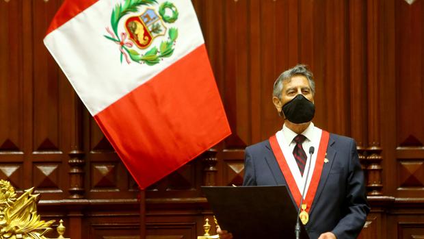 Sagasti asume la presidencia de Perú pidiendo perdón a los familiares de las víctimas de las protestas