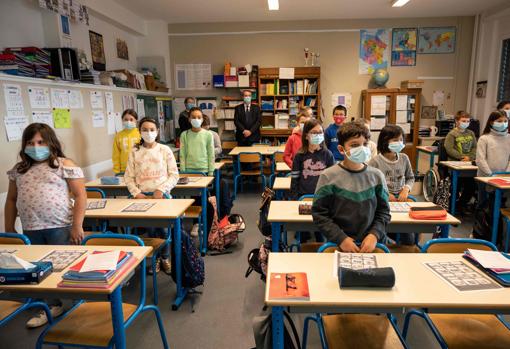 Minuto de silencio por Samuel Paty en una escuela de Francia