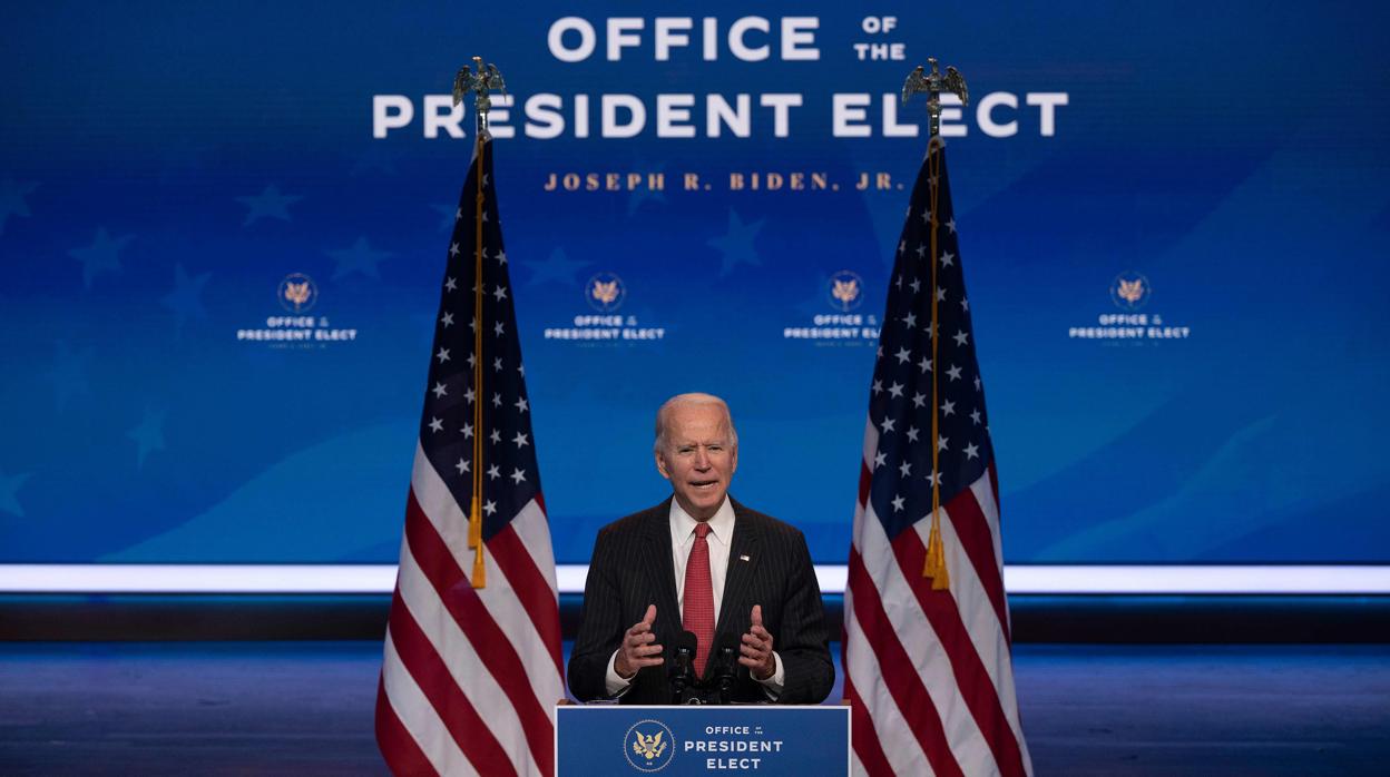 Biden da un discurso después de una reunión con gobernadores, en Wilmington