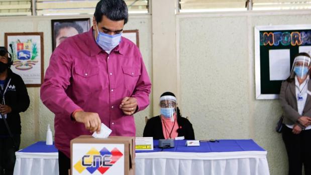 La OEA denuncia que el fraude electoral del domingo «consolida la dictadura en Venezuela»