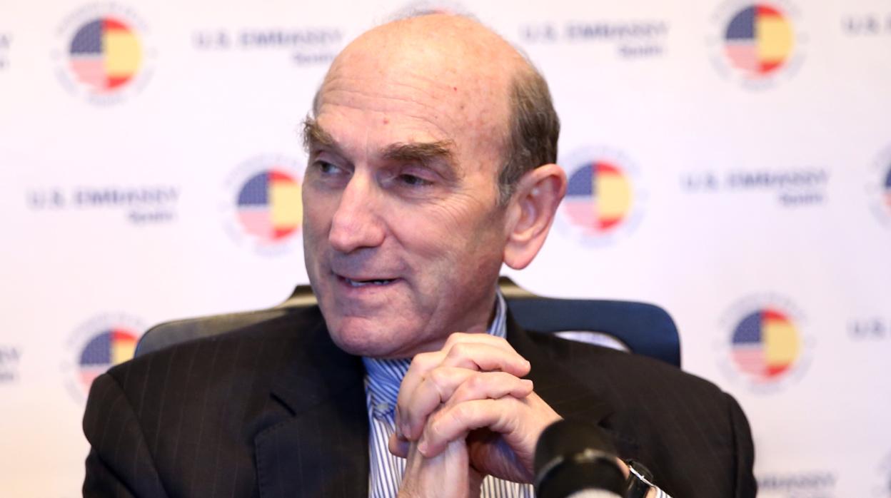 Elliott Abrams, en una rueda de prensa en Madrid
