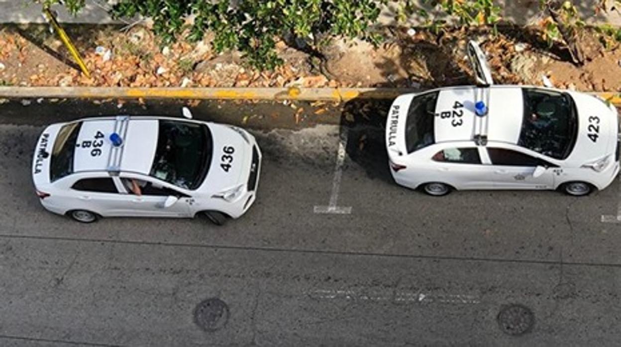 Puede haber hasta cinco coches de policía apostados en la puerta del domicilio de unartista, periodista o activista independiente cubano, denuncia AI