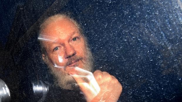 Un tribunal británico decide este lunes si extradita a Assange a EE.UU.