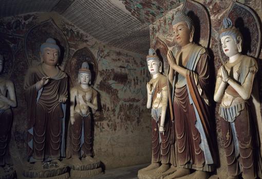 Las cuevas de Dunhuang, uno de los tesoros artísticos que sirve de escenario para la novela