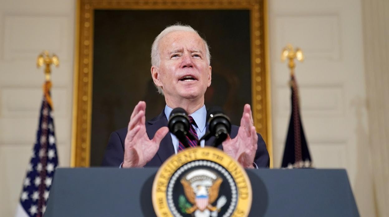 Biden promociona a su plan de rescate para el covid