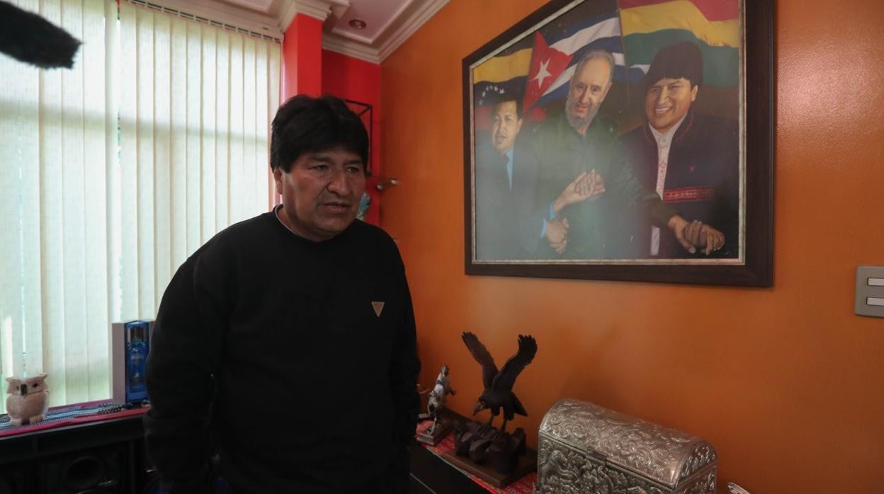 El expresidente de Bolivia Evo Morales posa durante una entrevista con Efe, en Cochabamba