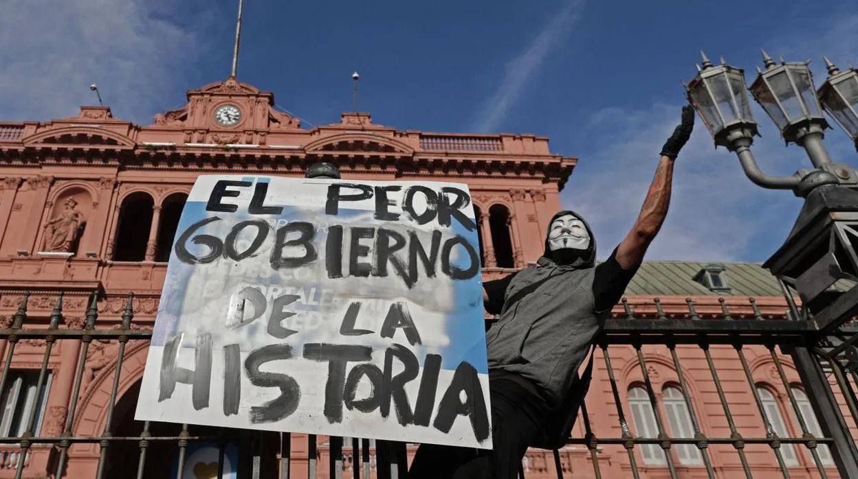 Protestas en Argentina por el escándalo de los vacunados VIP