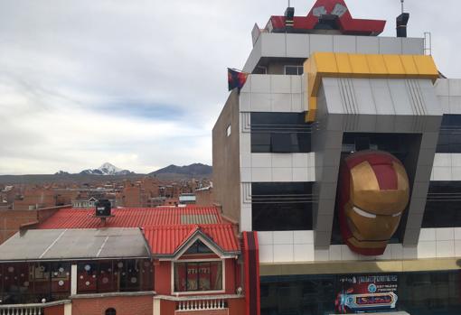 Los cholets, la extravagante ostentación del poderío aimara