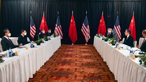 Tensión y acusaciones en un arranque volcánico de la cumbre EE.UU. - China