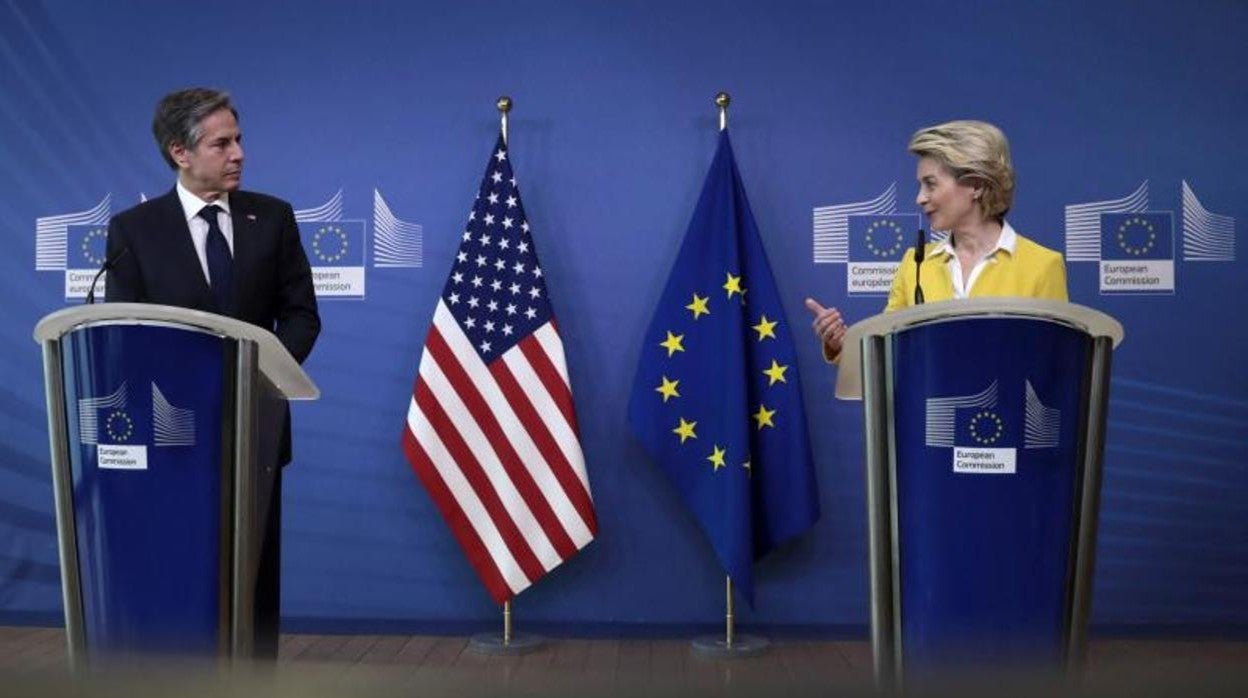 El secretario de Estado de EE.UU., Antony Blinken, y la presidenta de la Comisión Europea, Ursula von der Leyen, durante su comparecencia conjunta en Bruselas
