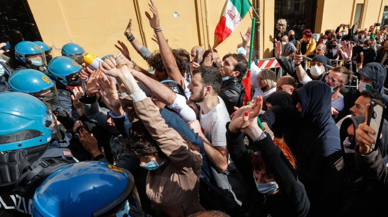 Protesta ante la Cámara de diputados en Roma