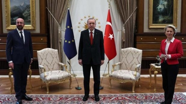 Erdogan arrincona a la presidenta Von der Leyen en plena visita oficial a Turquía