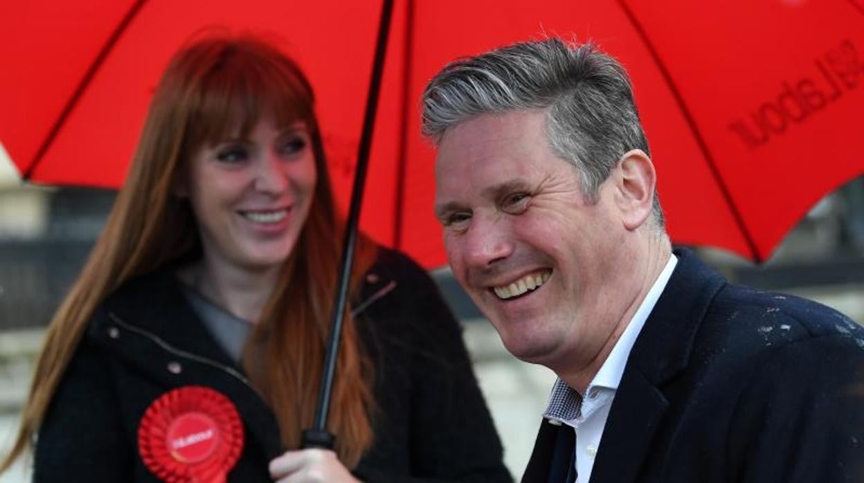 El líder laborista, Keir Starmer, con la hasta ahora segunda de la formación, Angela Rayner, el pasado día 5 en Birmingham