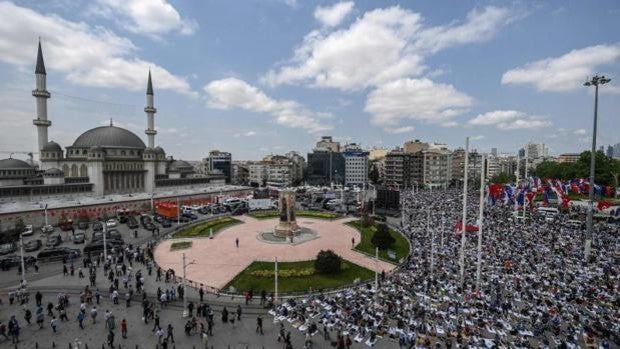 Erdogan inaugura una mezquita en el epicentro del Estambul laico y de la ola de protestas de 2013