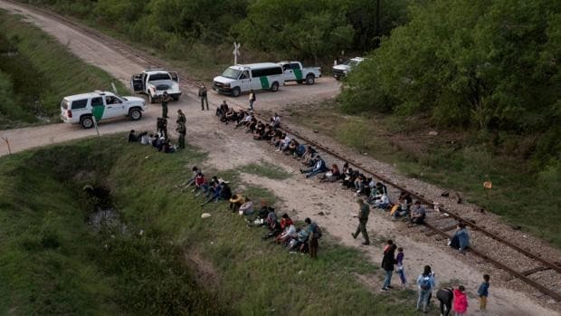 México aumenta las devoluciones y detenciones de inmigrantes antes de la visita de Kamala Harris