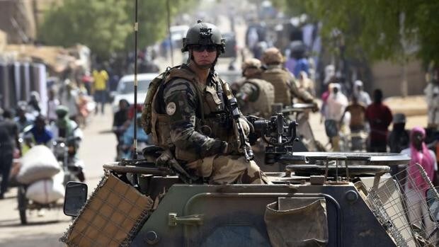 Francia anuncia la «suspensión preventiva» de sus misiones militares conjuntas con fuerzas malienses