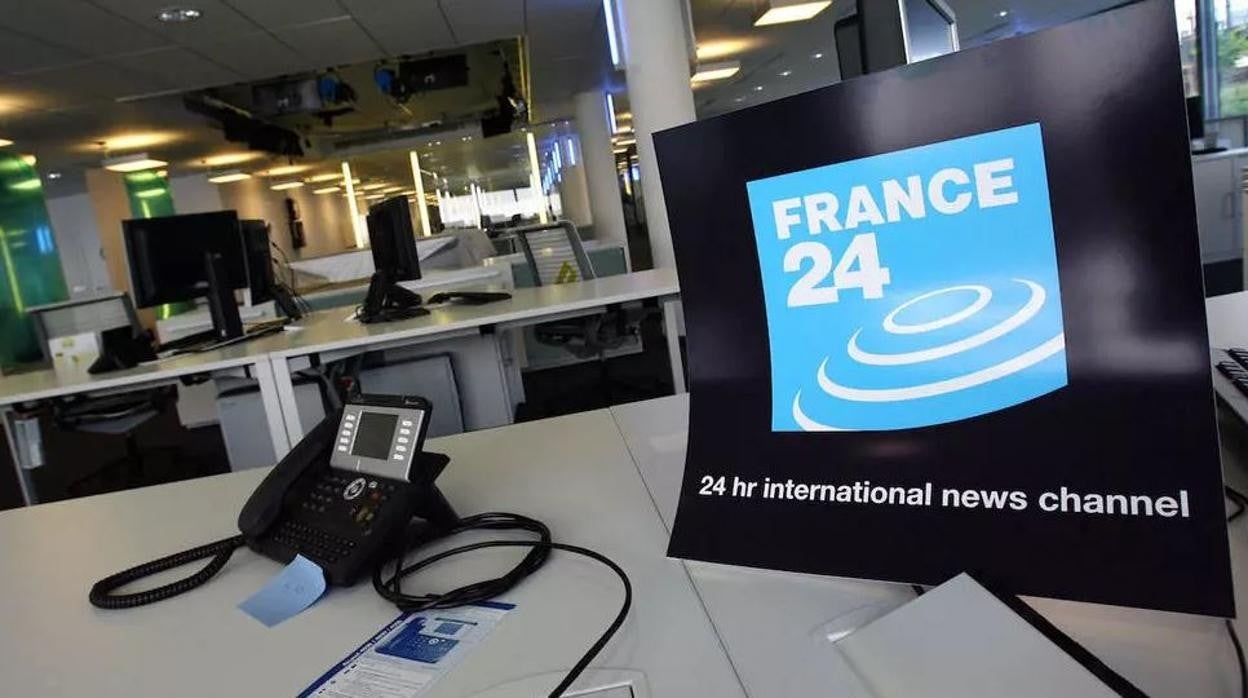 El logotipo de France 24 en las instalaciones del canal de noticias 24 horas