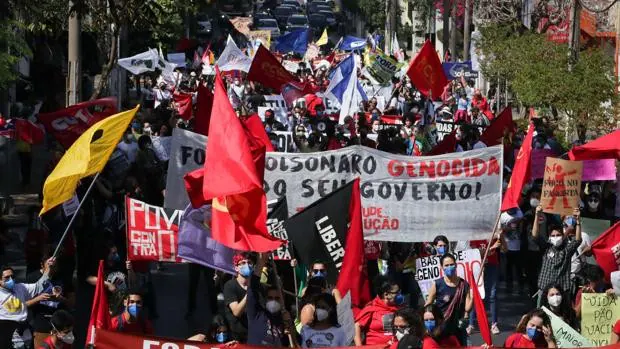 Brasil se levanta contra Bolsonaro con marchas en todo el país