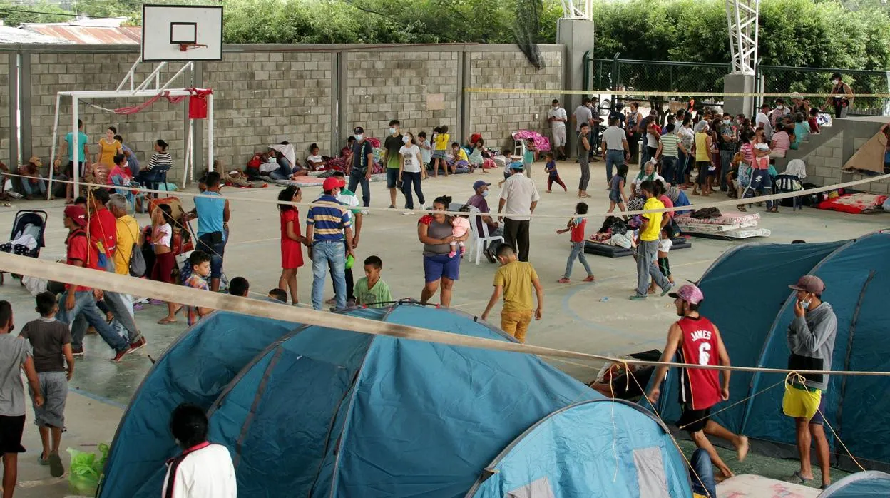 Inmigrantes venezolanos en un centro de integración ciudadana de Arauquita, en Colombia