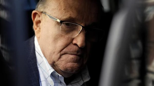 Suspenden a Giuliani de ejercer la abogacía en Nueva York por su «falsa narrativa» sobre el fraude electoral
