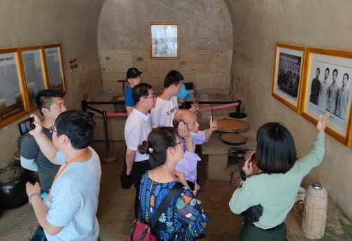 Turistas chinos visitando Liangjiahe