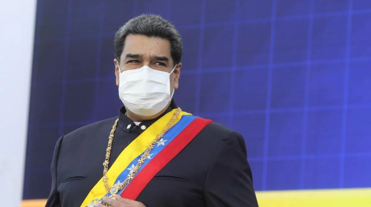 Nicolás Maduro participa en la celebración del aniversario 210 de la firma del acta de independencia