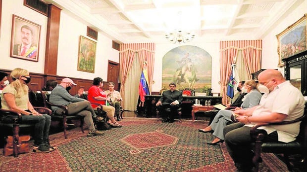 Un grupo de EE.UU. con lazos con los demócratas se vio con Maduro