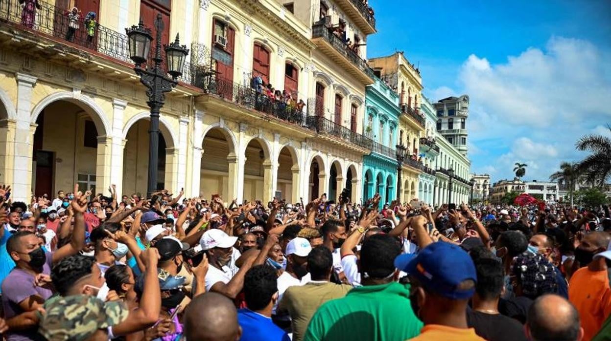 Una manifestación contra el gobierno del presidente cubano Miguel Díaz-Canel en La Habana