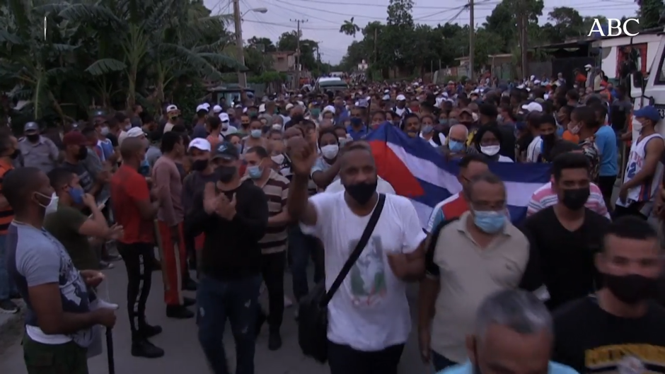 Los partidarios de Díaz-Canel marchan en La Habana como respuesta a las protestas