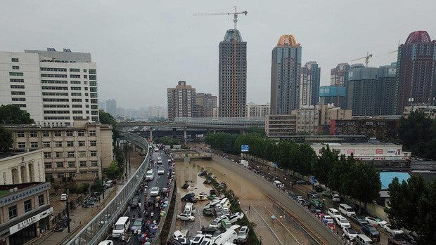 Aumentan a 13 los trabajadores muertos en un túnel inundado en el sur de China