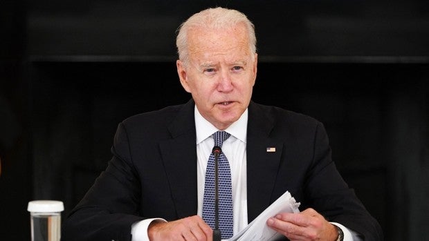 Biden sanciona a la Policía Nacional Revolucionaria de Cuba y a dos de sus líderes