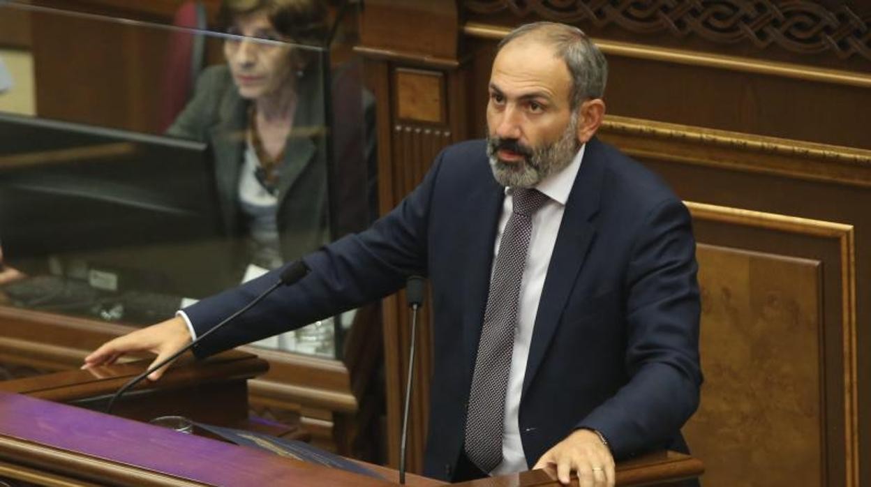 El primer ministro armenio, Nikol Pashinián, durante una sesión en el Parlamento en Ereván en 2018