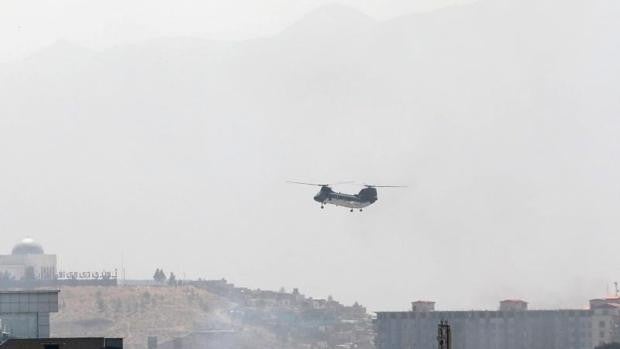 Los helicópteros vuelven a las azoteas de una Embajada de EE.UU.