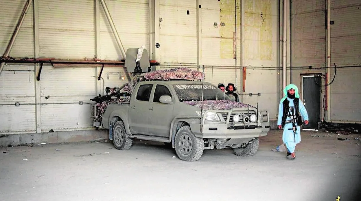 Una «pick up» capturada en la base de Kunduz
