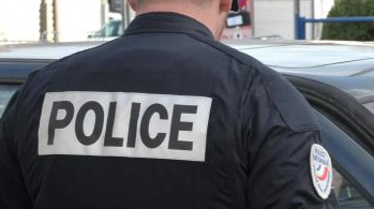 Imagen recurso de un policía francés
