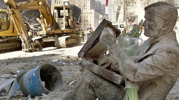 Españoles en la zona cero: «Las imágenes y el ruido de ejecutivos arrojándose al vacío nunca se olvidan»