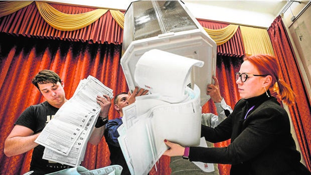 Putin arrasa en unas elecciones calificadas de fraudulentas por la oposición