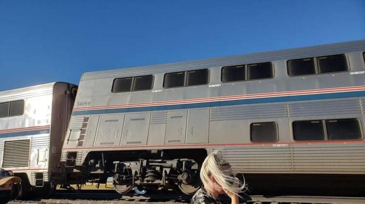 Al menos tres muertos y decenas de heridos tras el descarrilamiento de un tren de pasajeros en EE.UU.