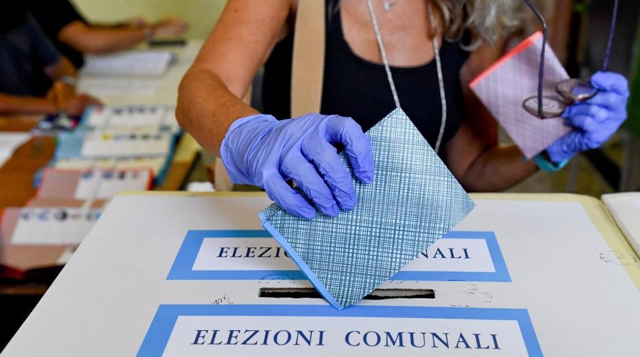 Los italianos darán la espalda al populismo en las elecciones municipales