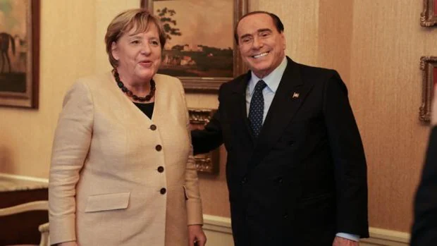Berlusconi, absuelto en otro juicio por corrupción, sueña con la presidencia