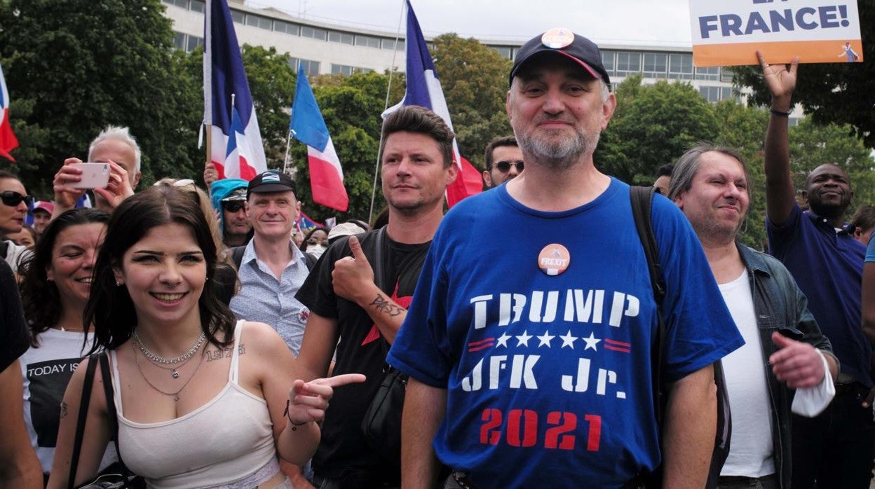 Manifestación reciente de ultra derecha contra Macron y el certificado sanitario ante la sede parisina de la Unesco