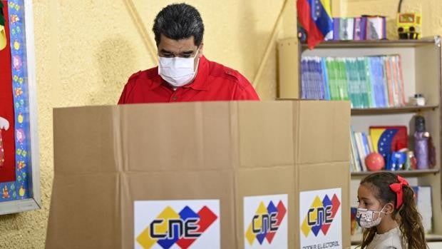 Las agresiones e irregularidades marcan las elecciones regionales en Venezuela