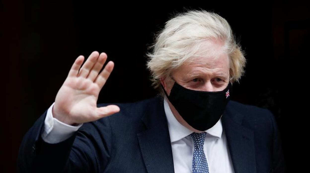 Boris Johnson, ante Downing Street, este miércoles