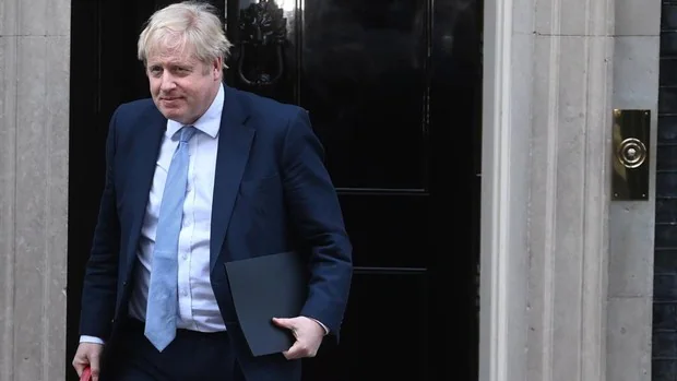 Dimiten cuatro destacados asesores de Johnson tras el escándalo de las fiestas en Downing Street