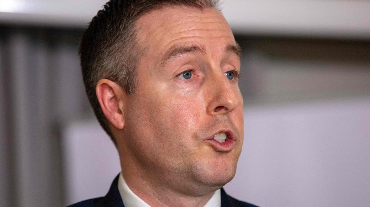 El ministro principal de Irlanda del Norte, Paul Givan, ha presentado este jueves su dimisión