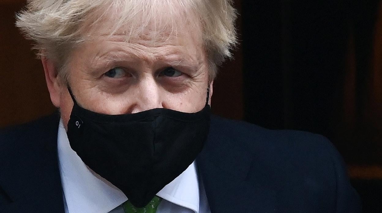 El primer ministro británico, Boris Johnson, intenta resolver el escándalo del 'partygate'